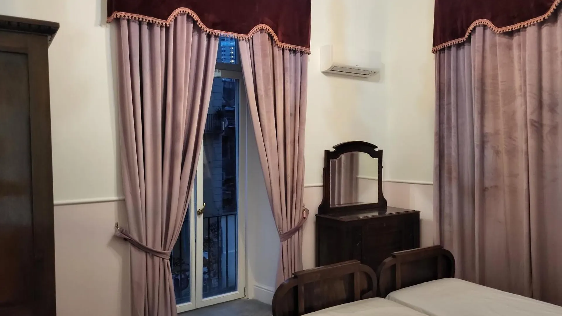 Art House Venusio Naples Apartment 0*,