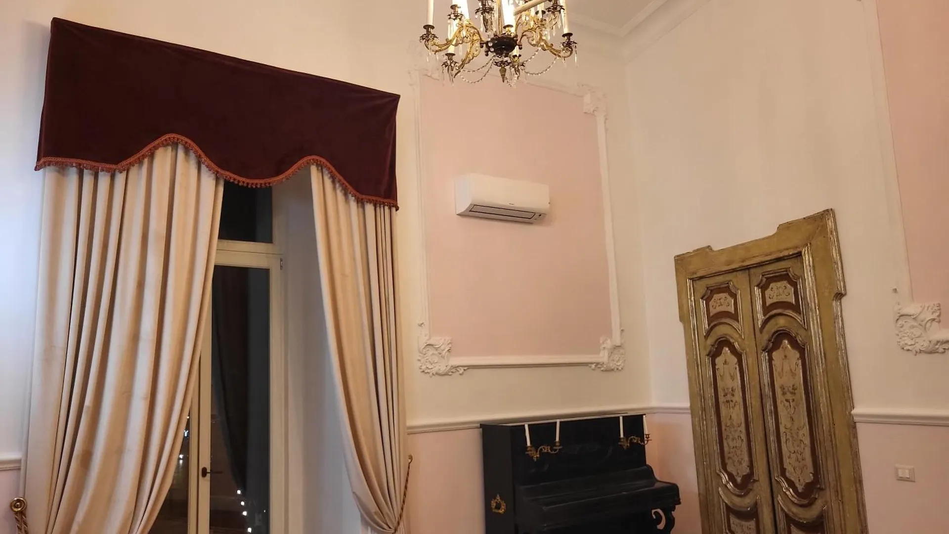 Art House Venusio Naples Apartment