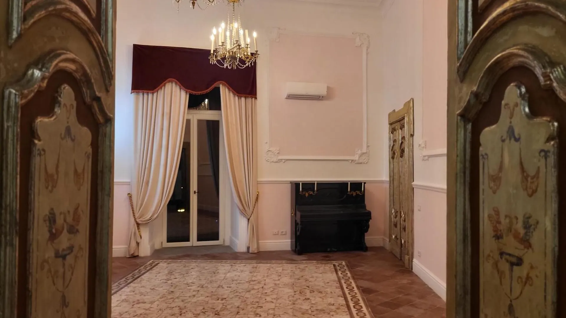 Art House Venusio Naples contacts